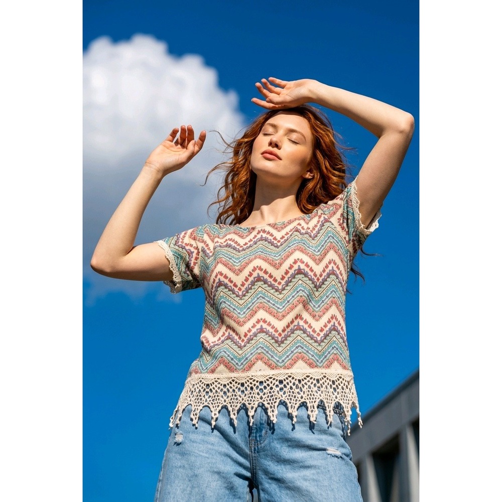 Eyeshadow Women Medium Multi Color Chevron Geometric Crochet Lace Trim Blouse - Picture 2 of 9